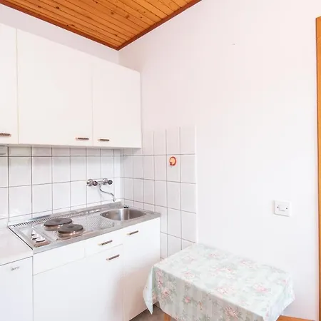 Viganj 16259b Apartment
