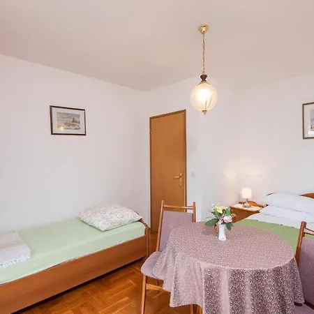 Viganj 16259b * Trstenik (Dubrovnik-Neretva)